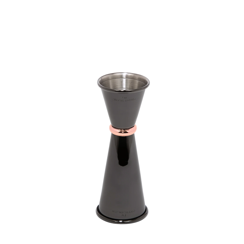 Cocktail Kingdom Japanese Jigger Gunmetal Black Copper-Plated Ring na beloj pozadini