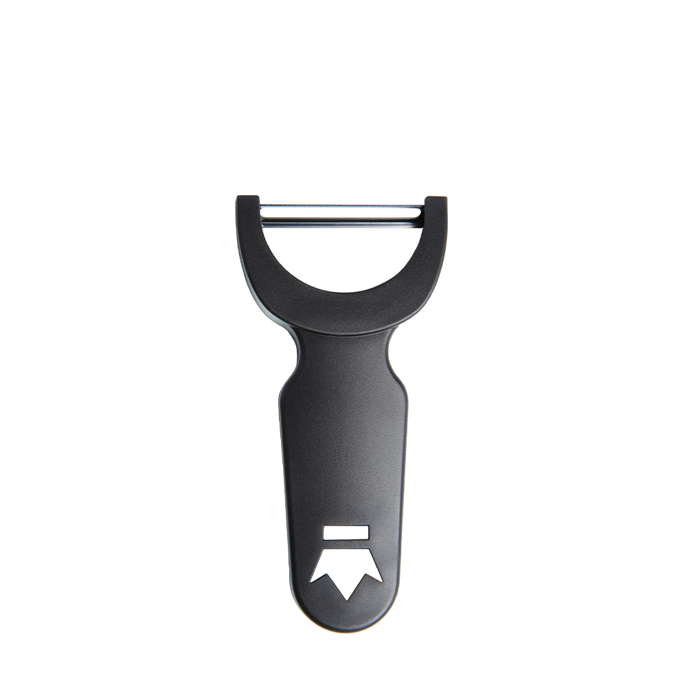 Cocktail Kingdom Citrus Peeler Plastic na beloj pozadini