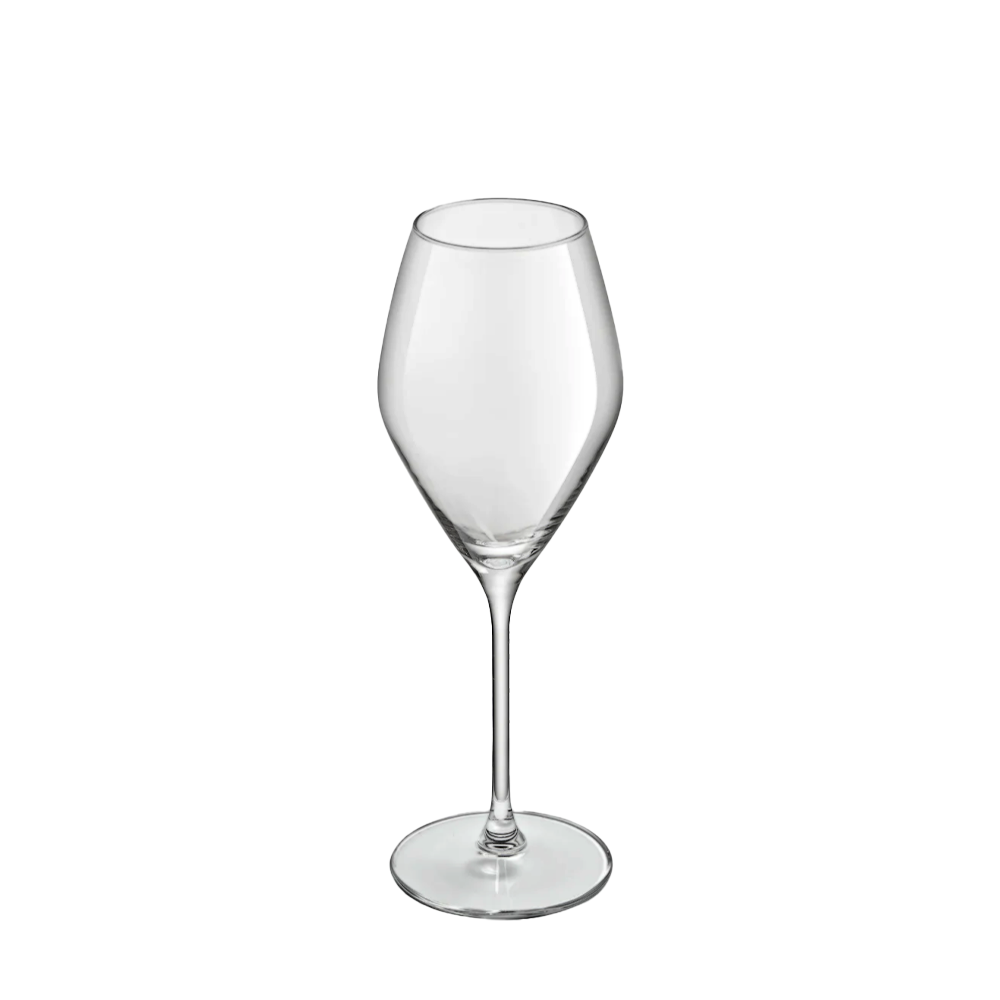 Staklena čaša Royal Leerdam Doyenne Sparkling Wine iz kolekcije Royal Leerdam na beloj pozadini